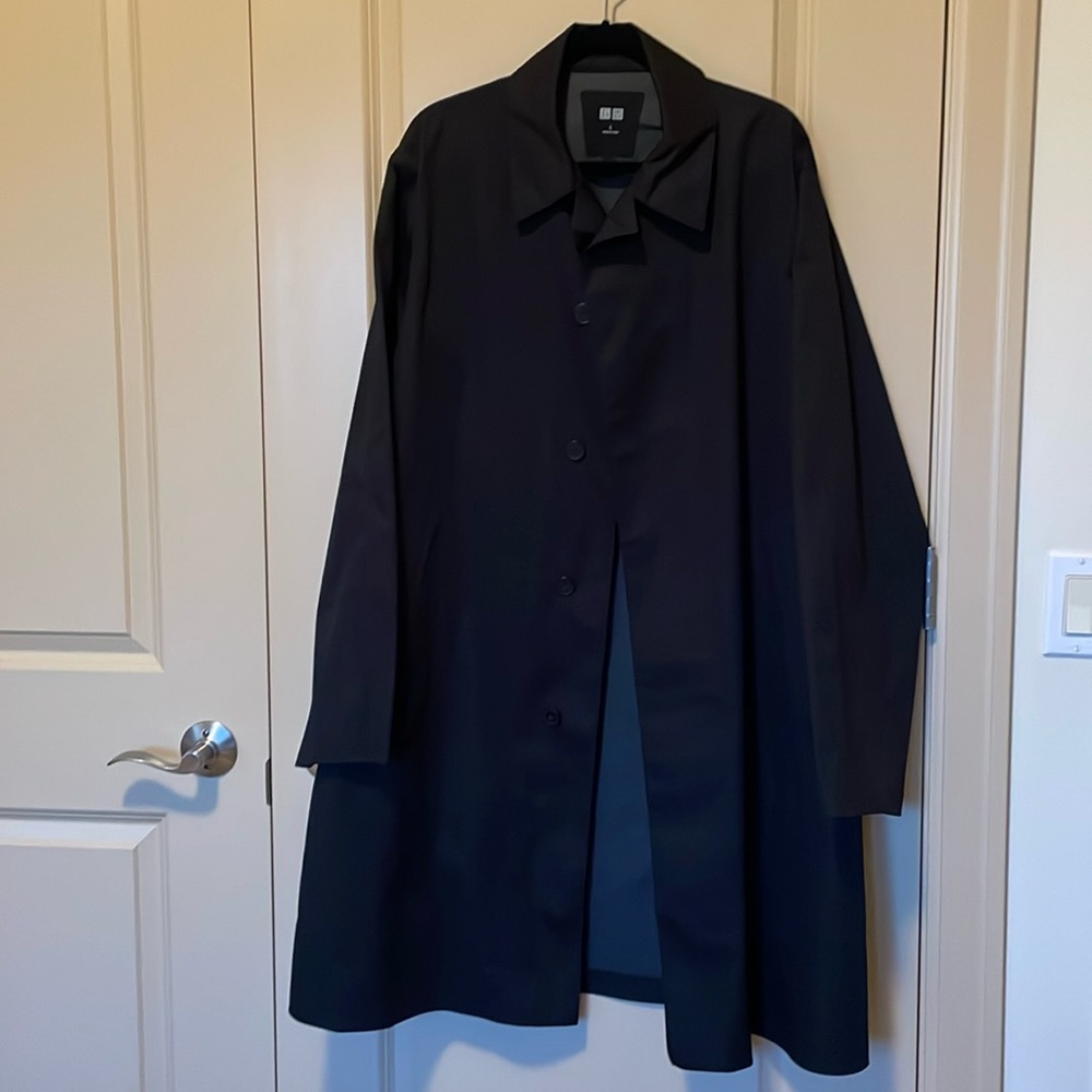 New Uniqlo men’s water repellent coat, never worn without tag